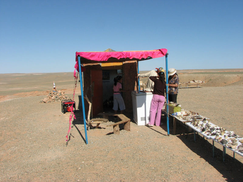 275 Matkamuistoja huipulta